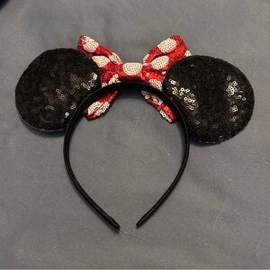 Disney Parks Minnie Mouse Ears Classic Red White Polka Dot Sequin Headband Black